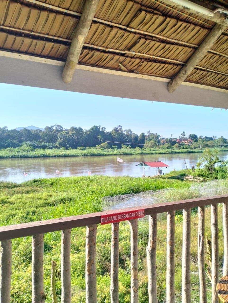 Resort D Rumah Bonda River View Kuala Kangsar Exteriör bild